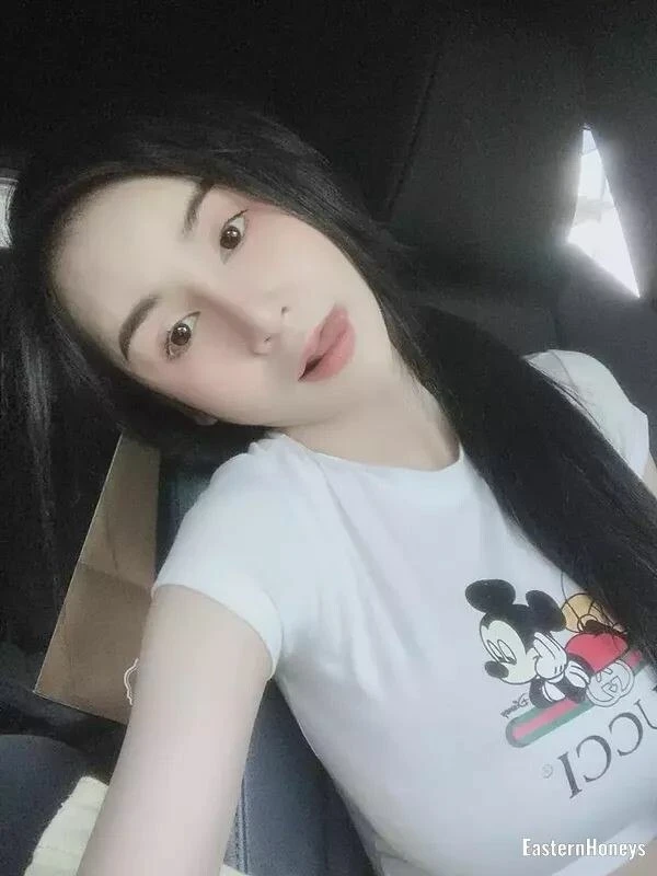 Suphatsorn Profile image 1