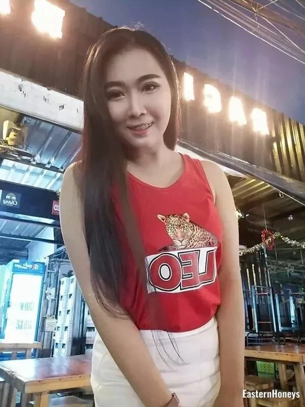 Chompoonek Profile image 3